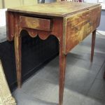 957 9046 DROP-LEAF TABLE